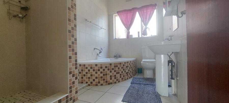 To Let 3 Bedroom Property for Rent in Protea Park North West